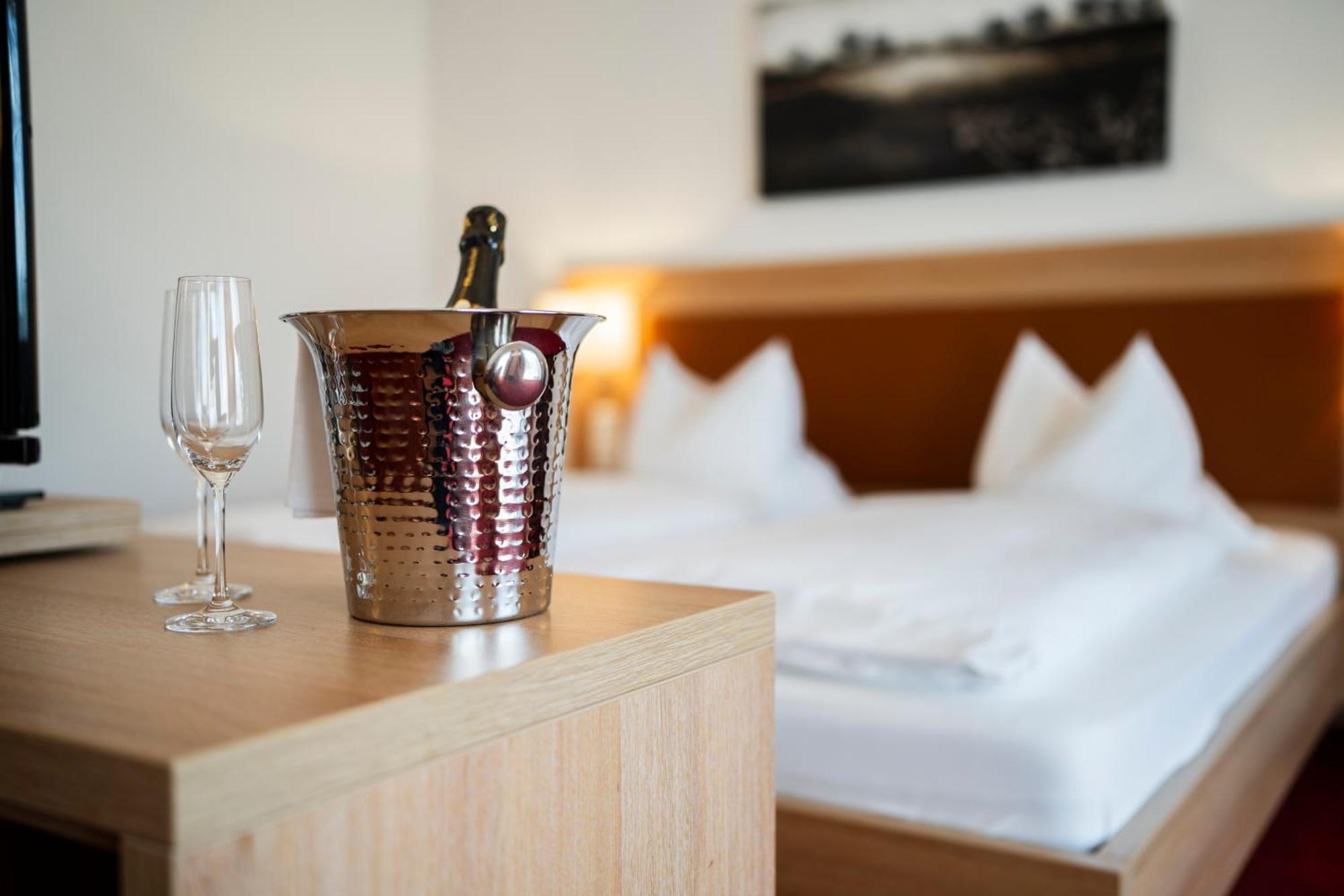 Hotel-Gasthof Rose Оберкирх Экстерьер фото