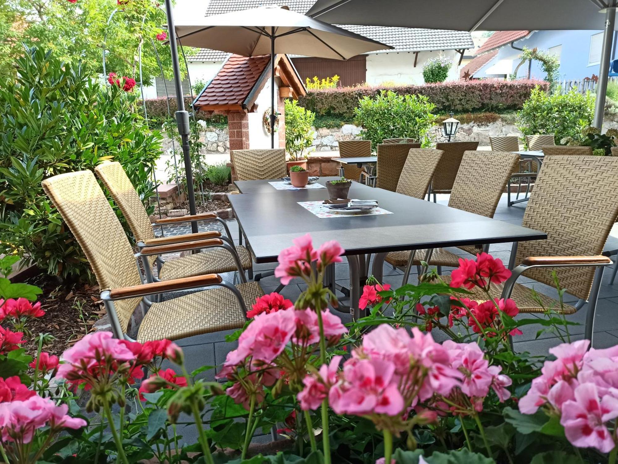 Hotel-Gasthof Rose Оберкирх Экстерьер фото